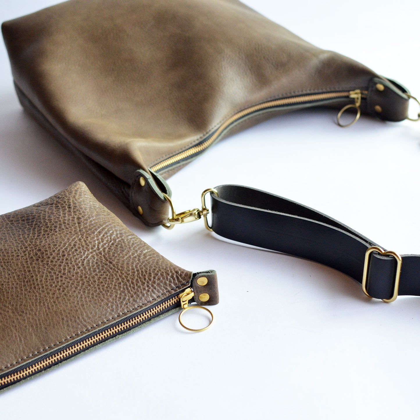 Zipper Pouch - Olive Green Leather